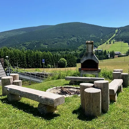 Ramzová - Naramzovou Ostružná